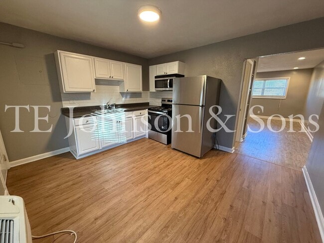 Building Photo - Sterling Pointe Apartments – Updated 2 Bedroom Living in West End Winston-Salem