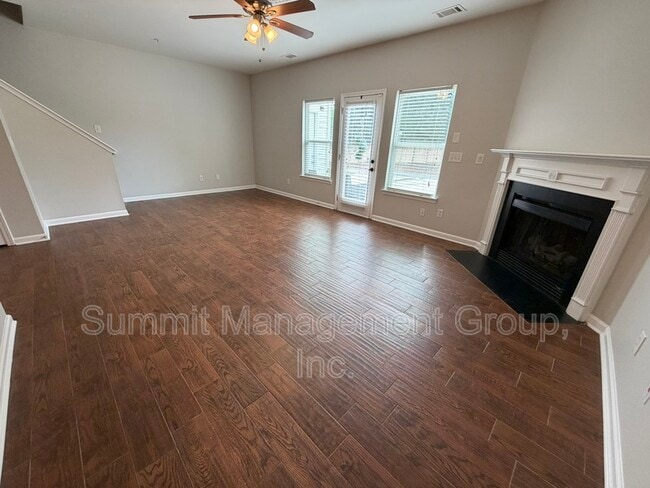 Building Photo - 180 Orchard Dr