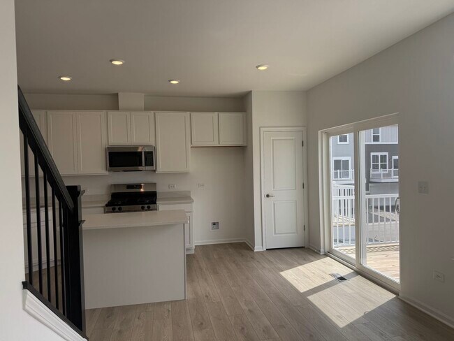 Building Photo - 14945 S McCarthy Cir