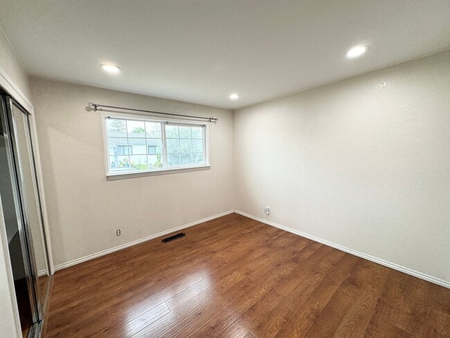 Building Photo - Perfect Shape Pleasanton Single Family Home in Val Vista neighborhood