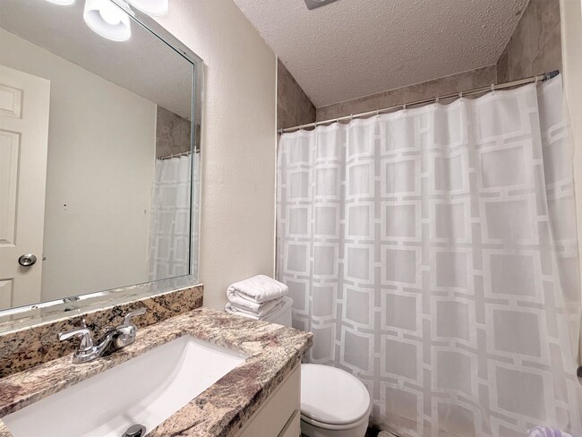 Building Photo - 200 Martingale