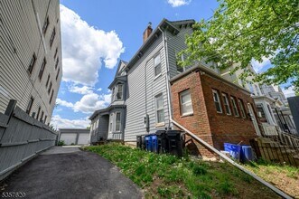 Building Photo - 257 S 8th St
