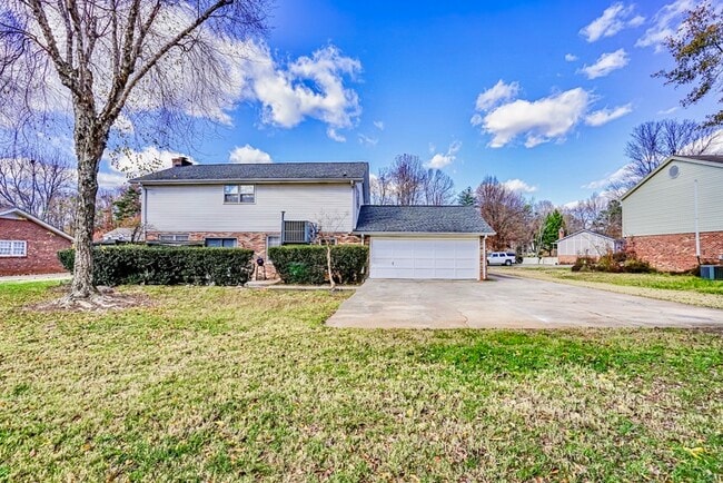 Building Photo - 105 Brandybrook Ln