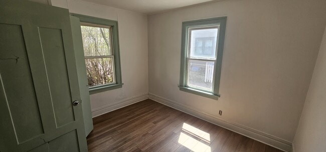 Building Photo - 222 N Grange Ave