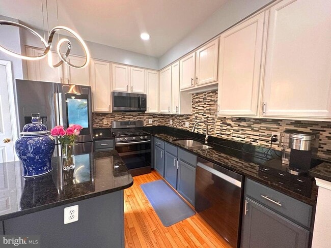 Building Photo - 6503 Parish Glebe Ln