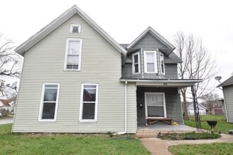 Building Photo - 434 W Lawrence St