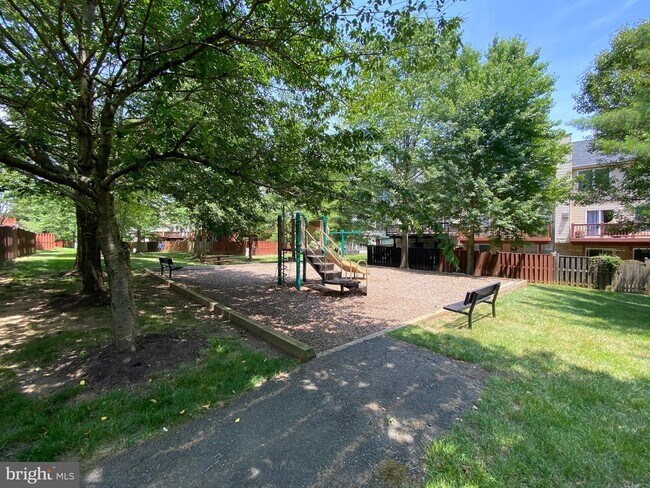 Building Photo - 6555 Kelsey Point Cir