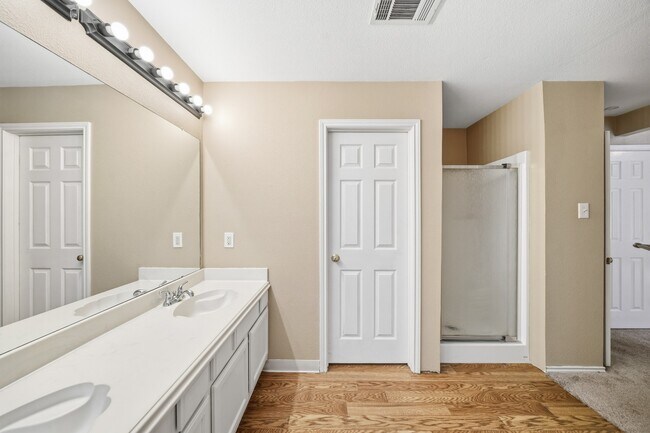 Building Photo - 4323 Ringrose Dr