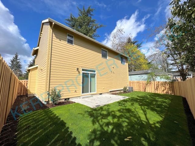 Building Photo - 3 bd / 2.5 Bth - Gas Fireplace - Central A/C - Attached Garage - Pet Friendly!