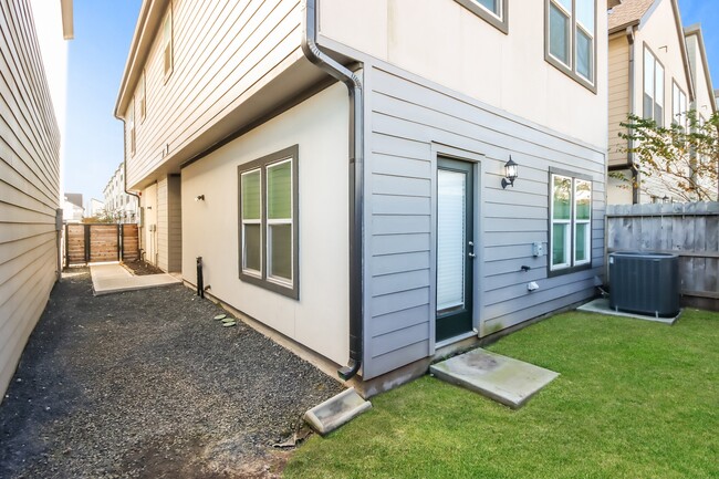 Building Photo - 329 N Centro Cir