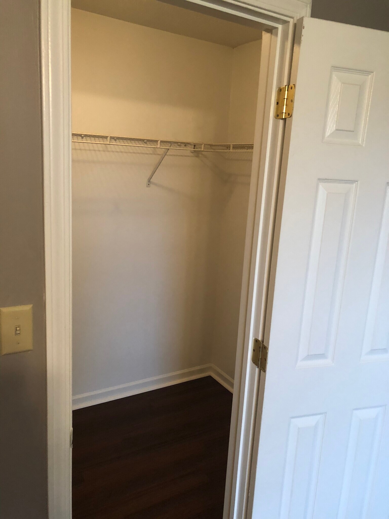 Building Photo - 10843 Tanbark Dr