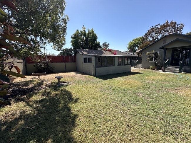 Building Photo - 930 N Fairview St