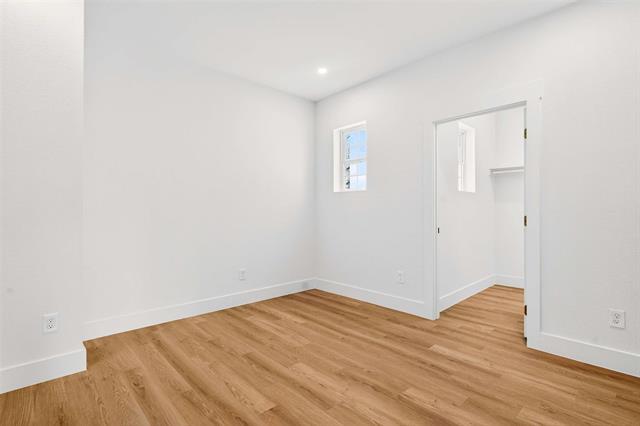 Building Photo - 435 W 9th St