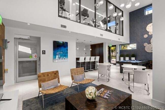 Building Photo - 3040 N Ocean Blvd