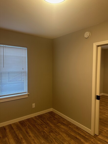 Small bedroom - 707 NE Holly St