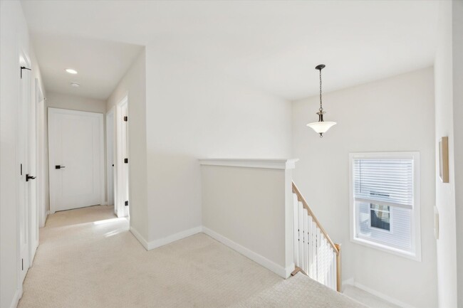 Building Photo - Luxury 3BD/2.5BA Townhouse is Franklin Sta...