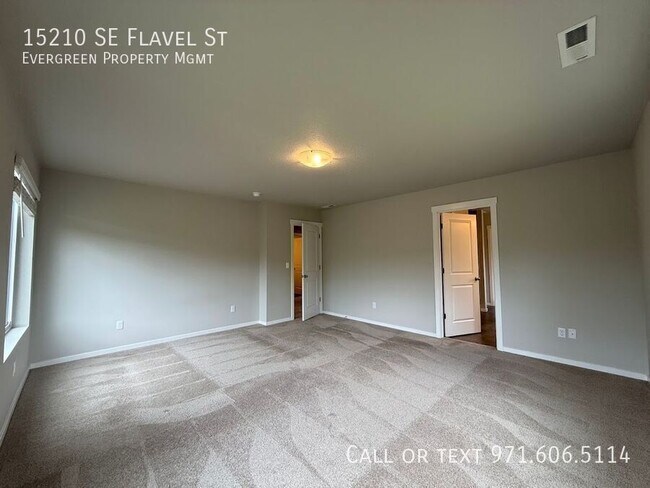 Building Photo - 15210 SE Flavel St