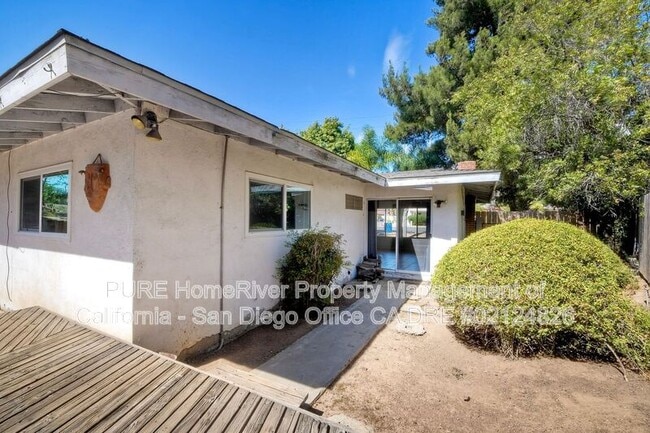 Building Photo - 2135 E El Norte Pkwy