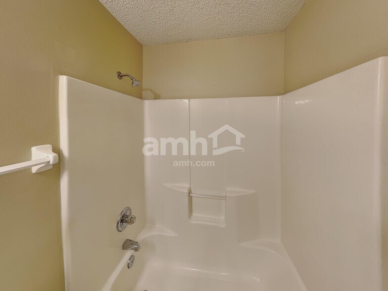 Building Photo - 578 Prindle Dr E