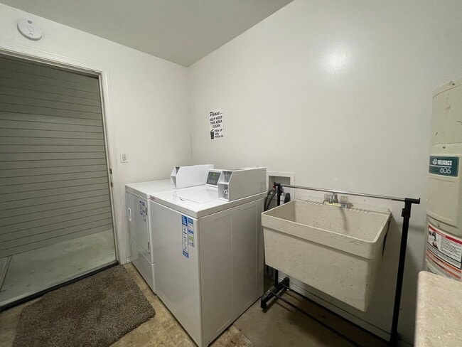 Building Photo - DESIRABLE MILLWOOD NEIGHBORHOOD ON TREE LINED STREET