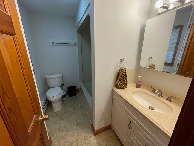 Building Photo - 21 Court St