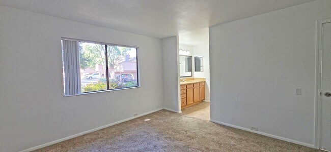 Building Photo - 508 Woodside Oaks