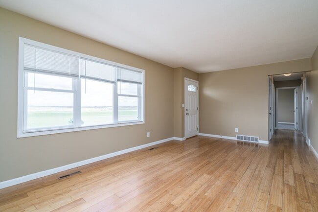 Building Photo - Beautiful Single Family Home