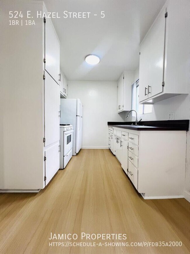 Building Photo - 524 E Hazel St