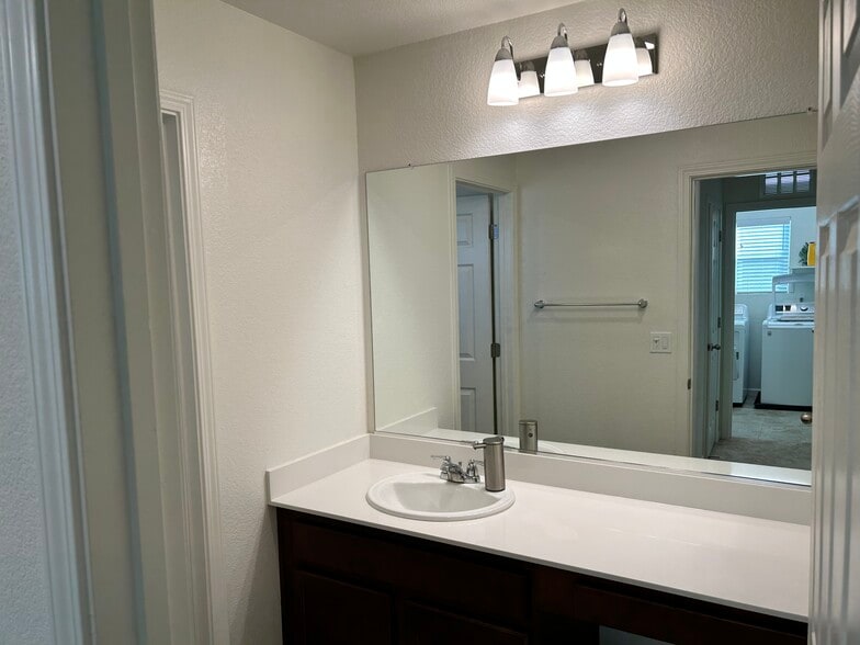 Building Photo - 8836 Sheldon Terrace Ln