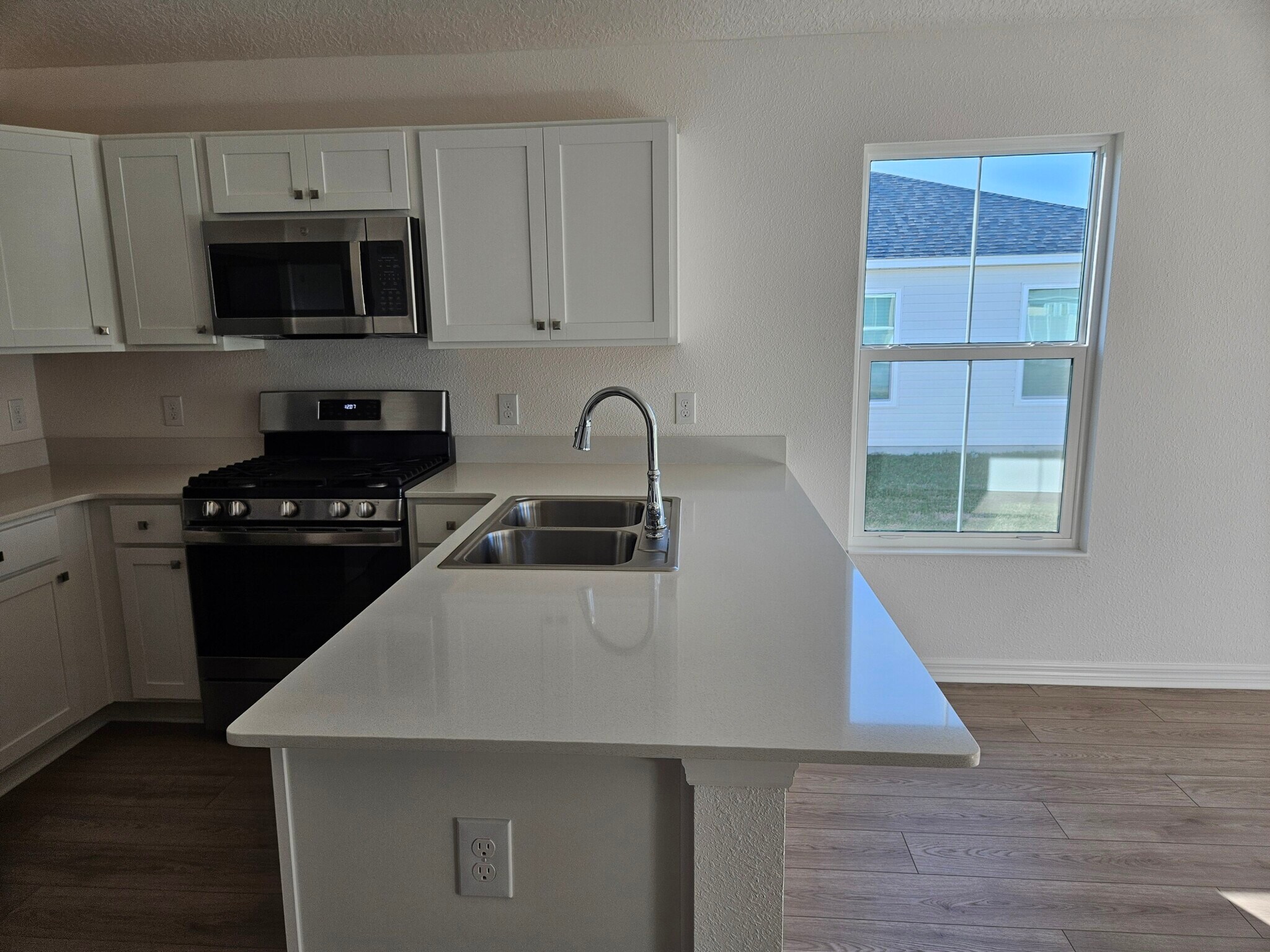 Building Photo - 2330 Hobkirk Loop