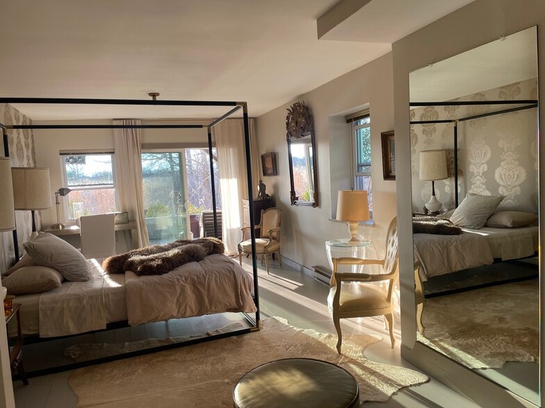 Building Photo - 388 Eichybush Rd