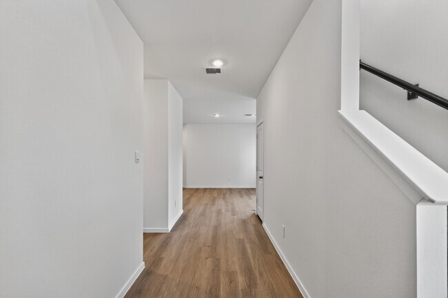 Building Photo - 3033 Brizzo Bch Ln
