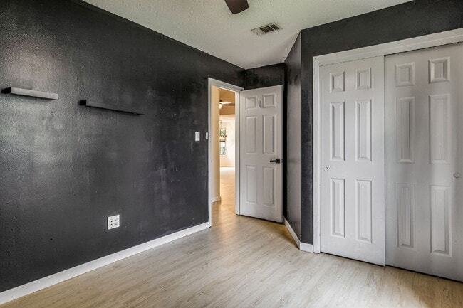 Building Photo - 2241 Prytania Cir