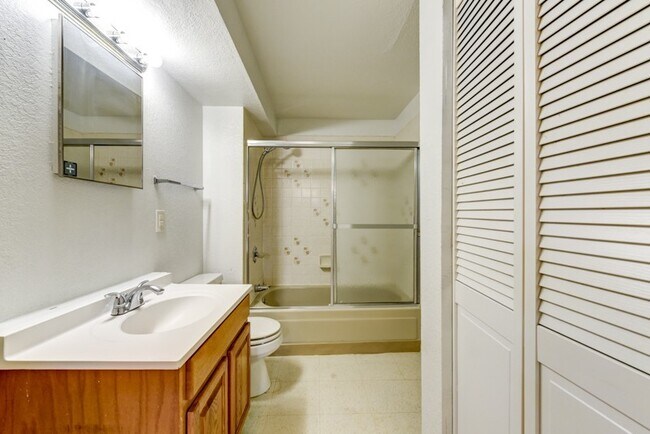 Building Photo - 3873-3883 West 89th Way