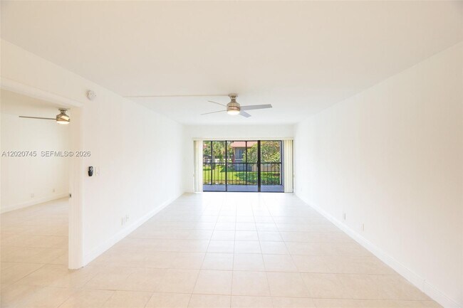 Building Photo - 200 Lakeview Dr