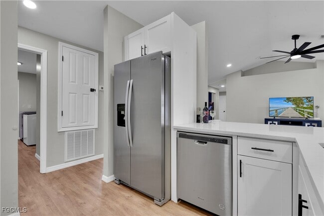 Building Photo - 2004 SW 30th St