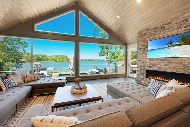 Building Photo - 135 Misty Cove Ln