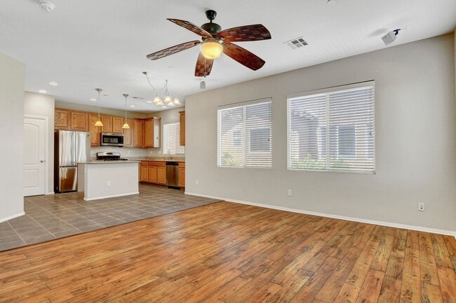 Building Photo - 3 Bedroom Split Level Home in Centennial H...