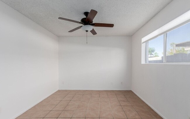 Building Photo - 242 N Standage