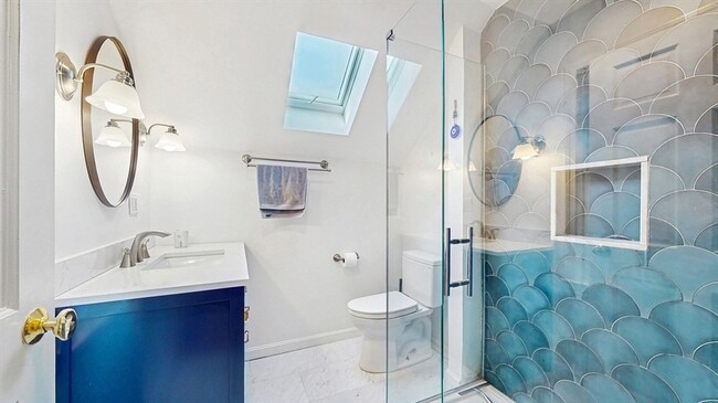 Building Photo - 14 Chestnut St