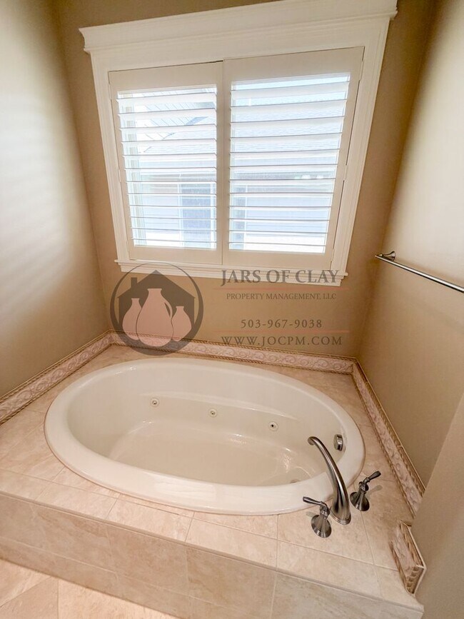Building Photo - Luxurious Woodburn Residence | Main-Floor Primary Suite & Butler's Pantry