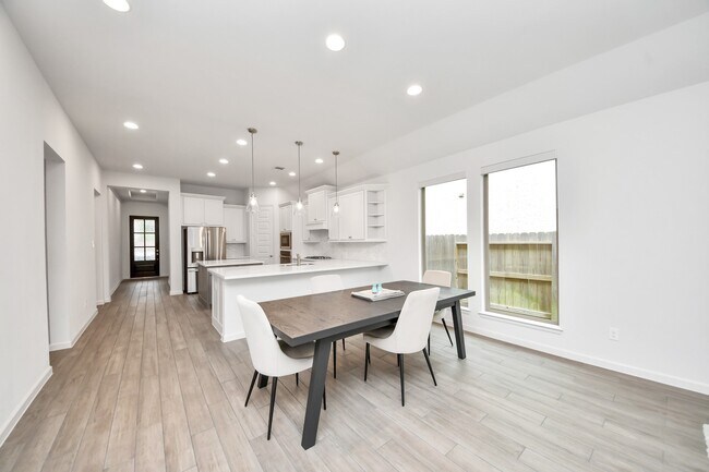 Building Photo - 11210 Burgus Farm Rd