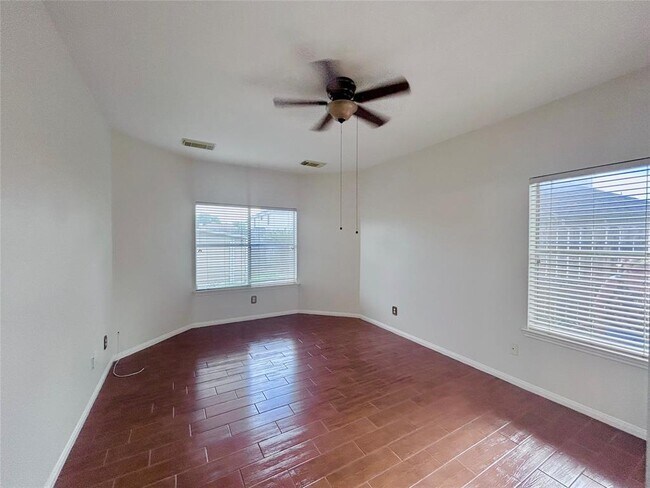 Building Photo - 2519 Silver Meadow Dr