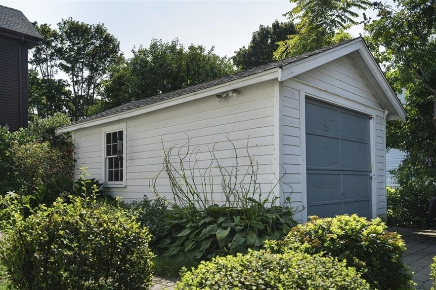Building Photo - 128 Holworthy St