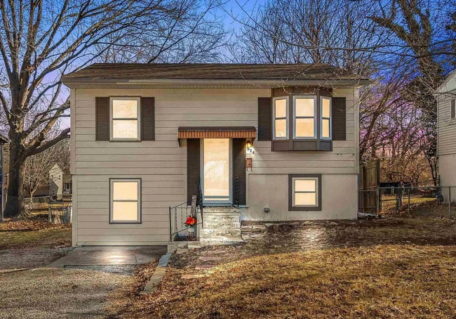 Building Photo - LOOK AT THIS GEM!  Schedule A Tour Today!!