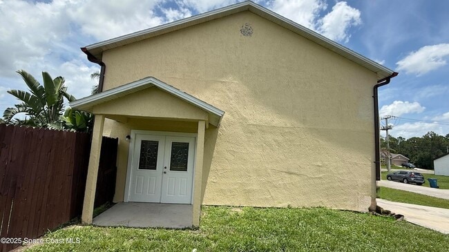 Building Photo - 508 Tasco Ave SW