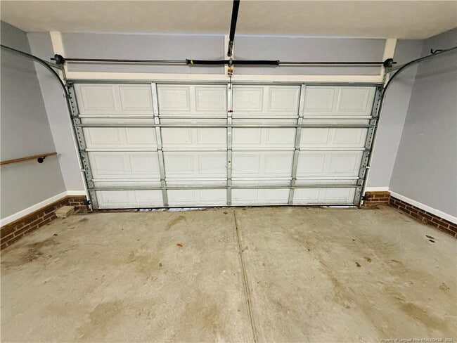 Building Photo - 84 Gloucester Ct