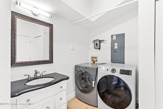 Building Photo - 1625 Hortana Dr