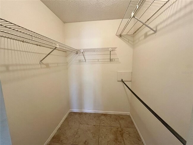 Building Photo - 945 Burlwood St