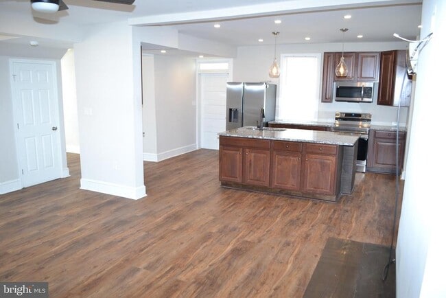 Building Photo - 200 W All Saints St